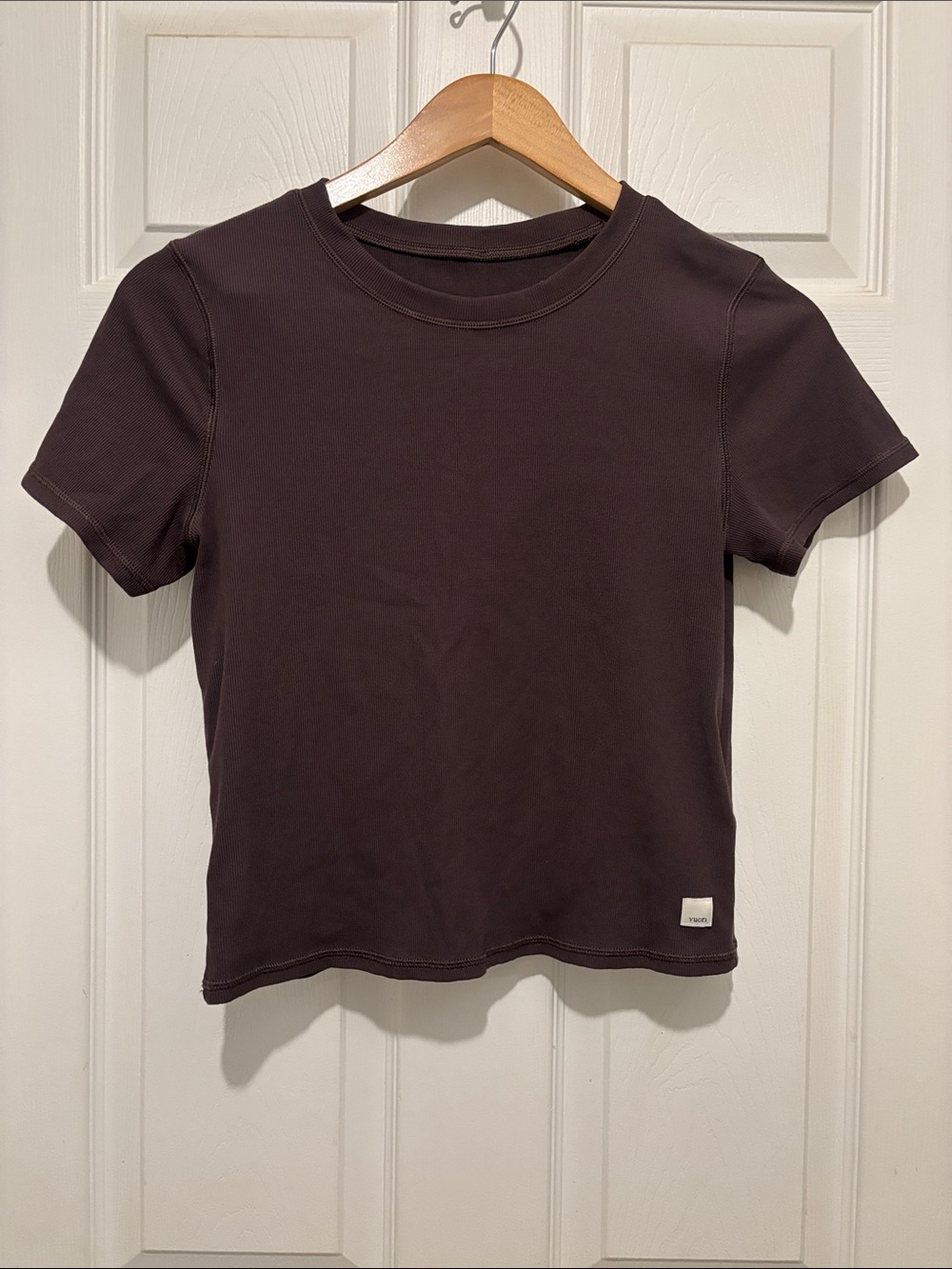 Vuori Pose Fitted Tee